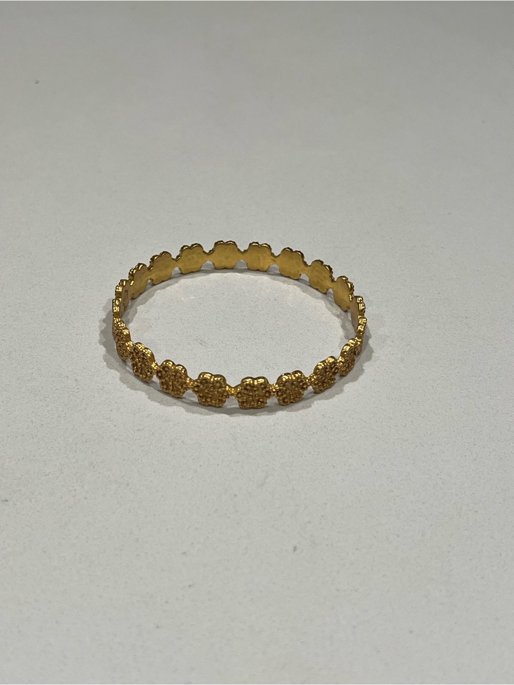 Julie Vos Gold Scalloped Floral Bangle Bracelet - Picture 4 of 6
